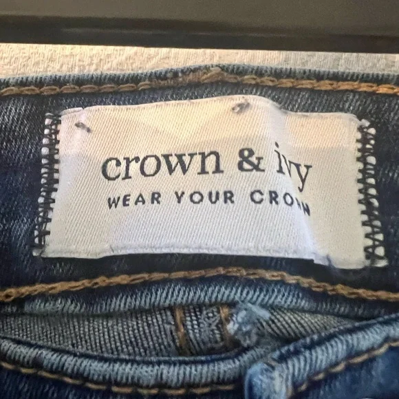 Final Markdown
crown & ivy Blue Ankle Cropped Jeans with Distressed Hem - Picture 5 of 6